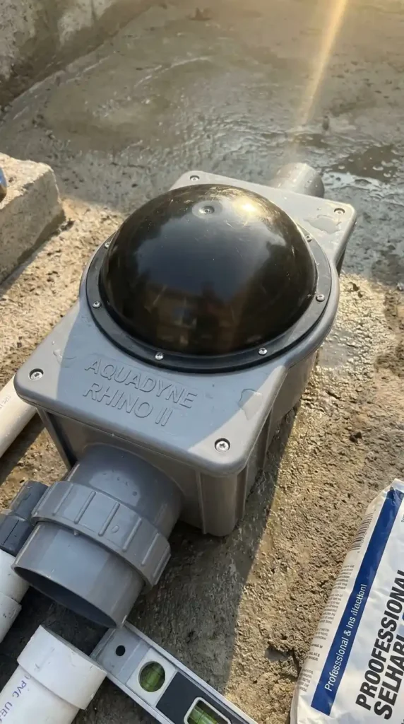 Aquadyne Rhino II bottom drain